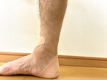 痛い かかと 押す の 上 と かかとの痛み続く踵骨棘 加齢や運動量多いと発症：朝日新聞デジタル