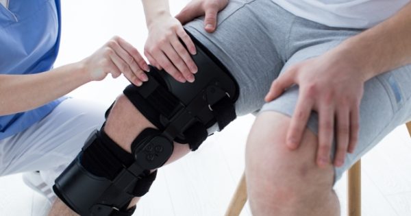 後十字靭帯損傷の症状について、アスレチックトレーナーが詳しく解説！